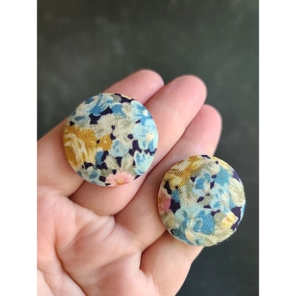 Floral Fabric Circular Stud Earrings Vintage - Picture 4 of 10
